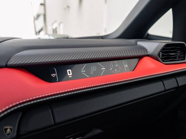 2025 Lamborghini Revuelto