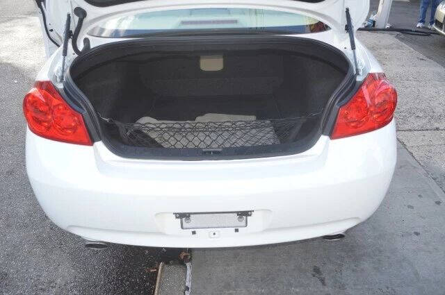 2009 Infiniti G37 Sedan x