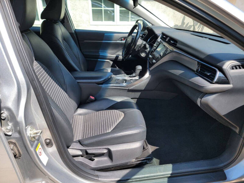 2019 Toyota Camry SE