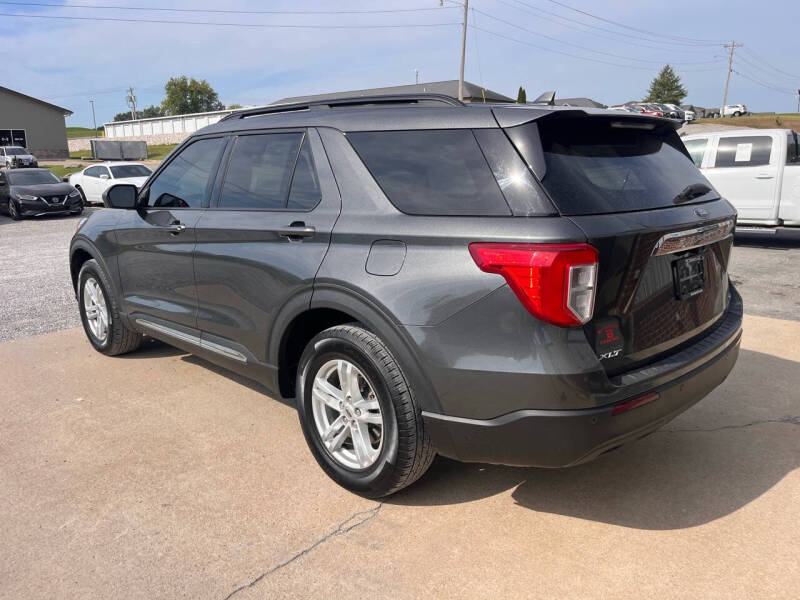 2020 Ford Explorer XLT photo 4