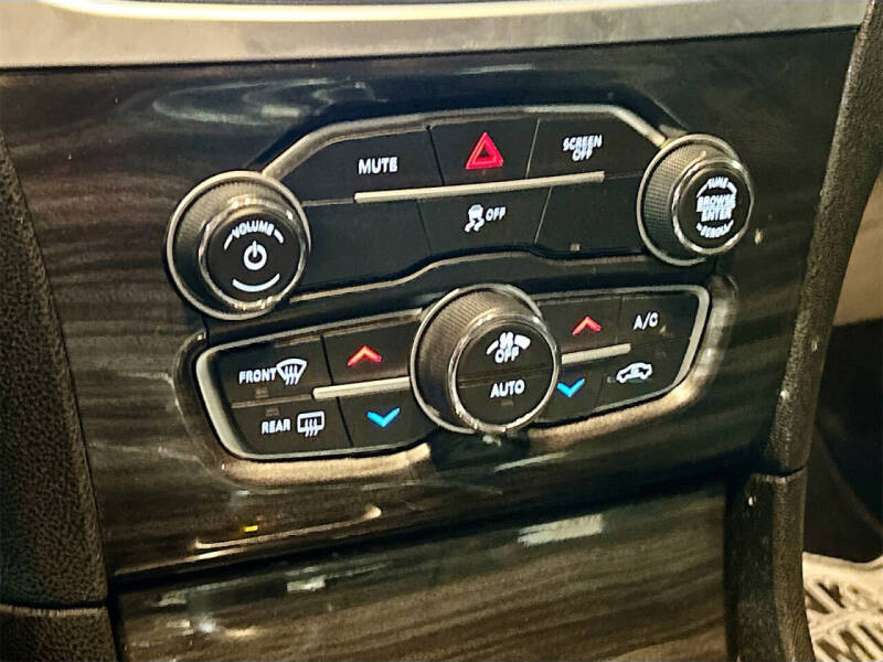 2022 Chrysler 300 Touring