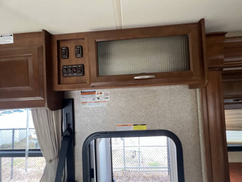 2013 Thor Motor Coach CHALLENGER 37GT