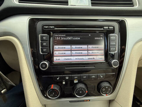 2013 Volkswagen Passat SE PZEV