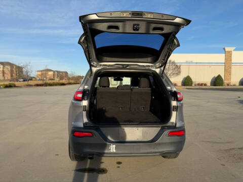 2015 Jeep Cherokee Sport