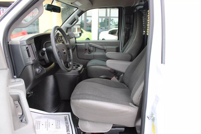 2023 GMC Savana 2500