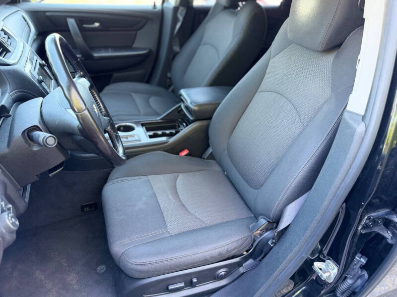 2017 Chevrolet Traverse LT