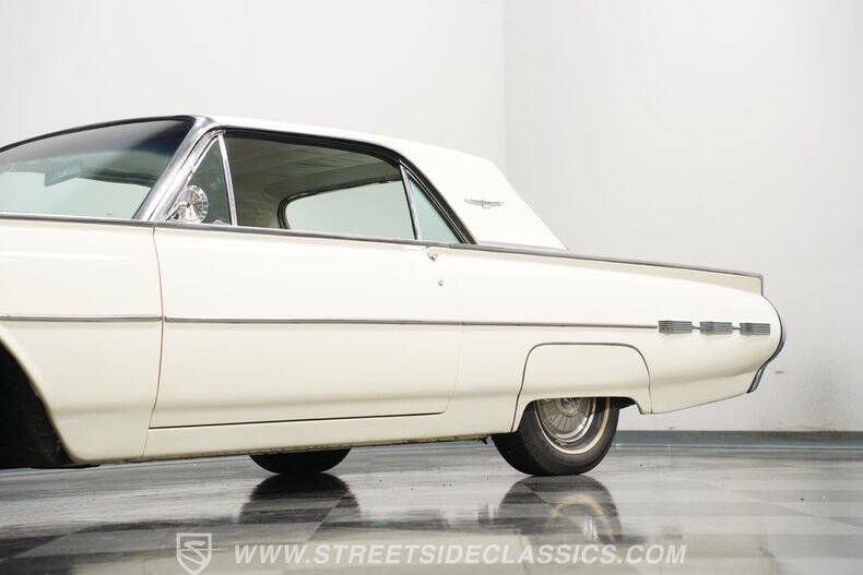 1962 Ford Thunderbird