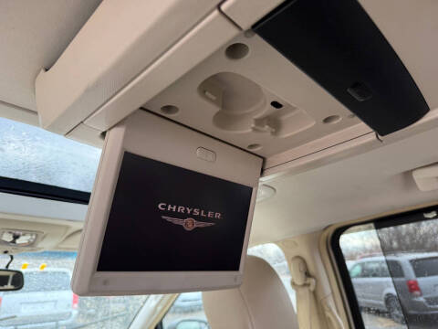 2010 Chrysler Town and Country Limited