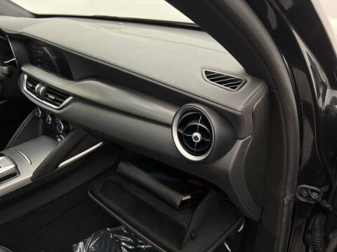 2022 Alfa Romeo Stelvio Veloce