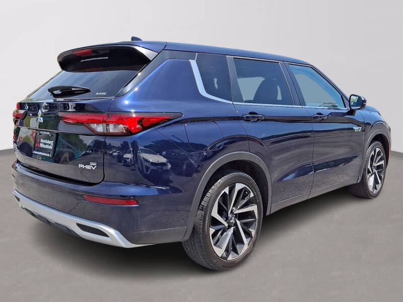 2025 Mitsubishi Outlander PHEV SE