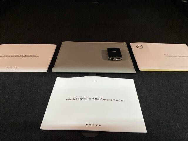 2025 Volvo XC40 B5 Plus Bright Theme