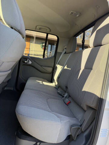 2015 Nissan Frontier SV