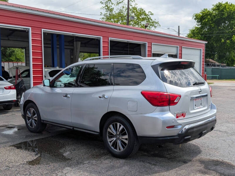 2020 Nissan Pathfinder SL