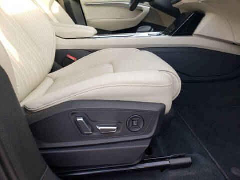 2019 Audi e-tron quattro Prestige