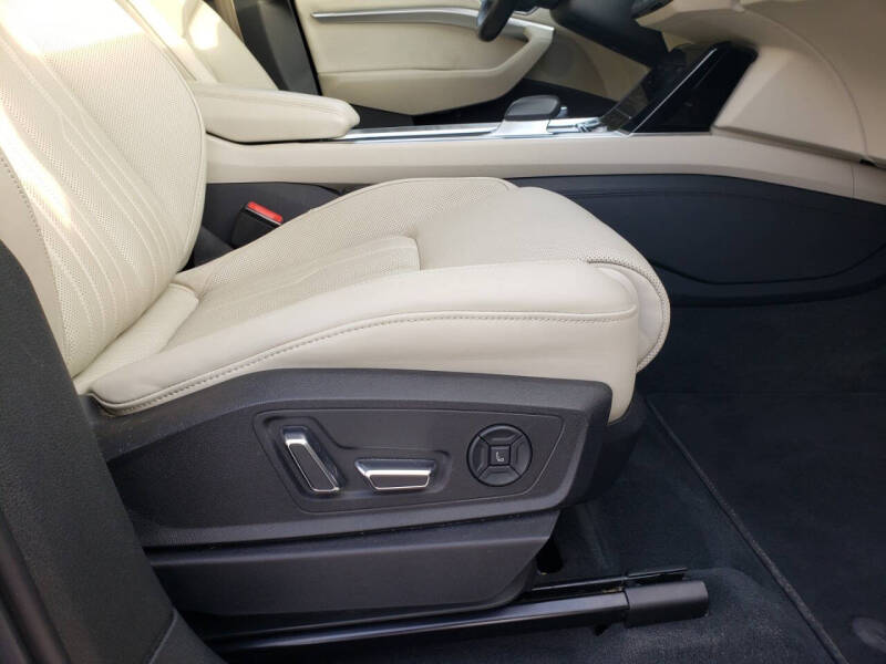 2019 Audi e-tron quattro Prestige