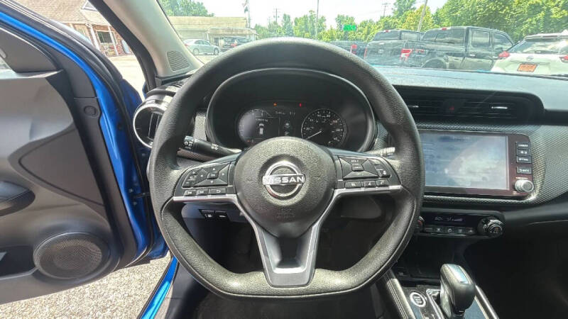 2022 Nissan Kicks SV