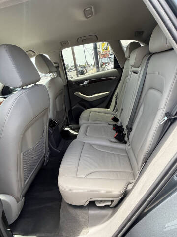 2012 Audi Q5 2.0T quattro Premium