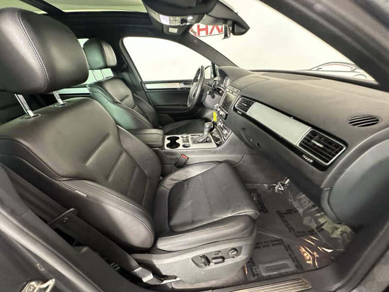 2017 Volkswagen Touareg V6 Wolfsburg