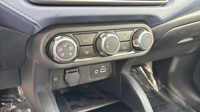 2024 Nissan Versa SV