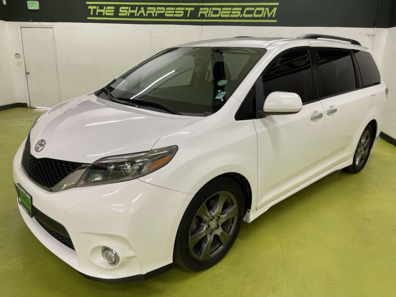 2017 Toyota Sienna SE Premium 8-Passenger