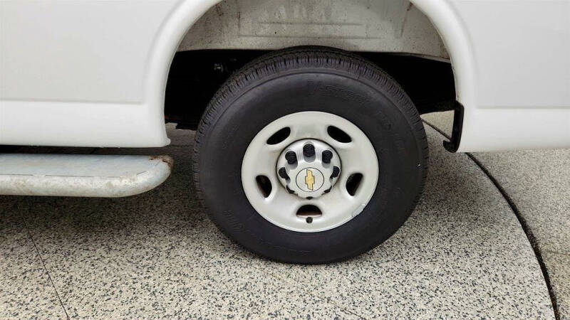 2025 Chevrolet Express 2500