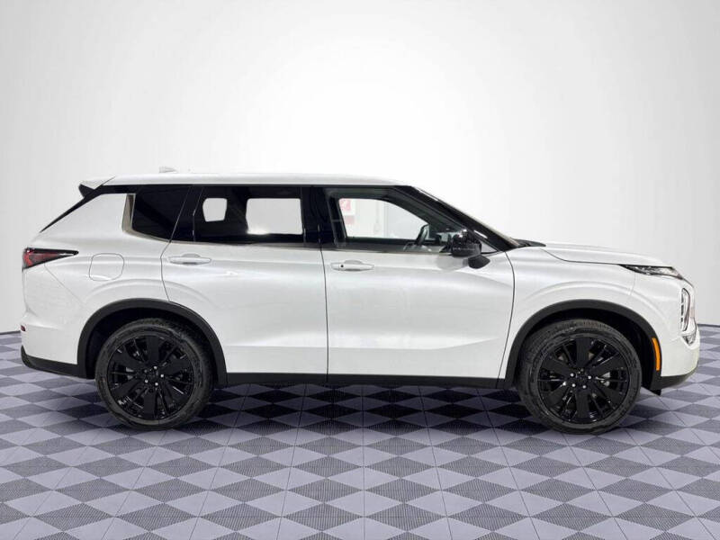 2026 Mitsubishi Outlander SE