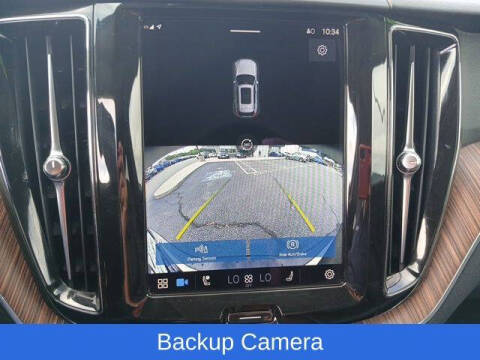 2022 Volvo XC60 B5 Momentum