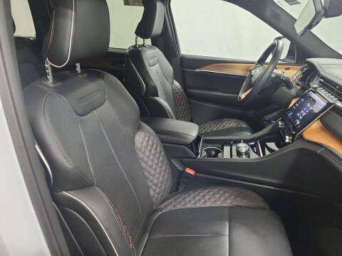 2023 Jeep Grand Cherokee Summit