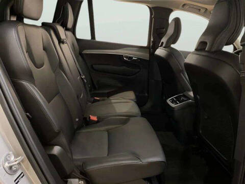 2025 Volvo XC90 B5 Core Bright Theme