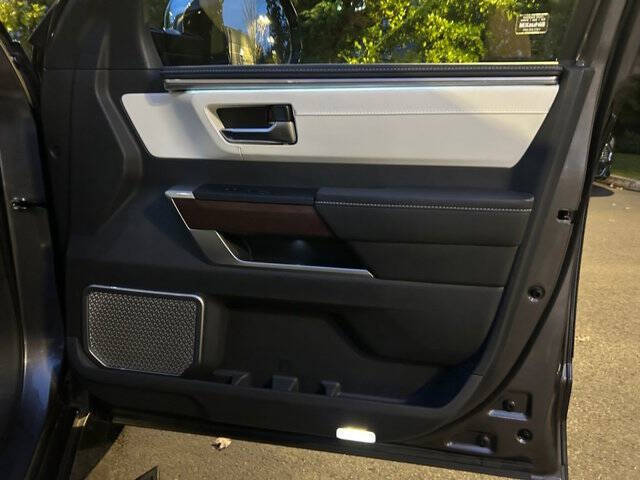 2025 Toyota Sequoia SR5