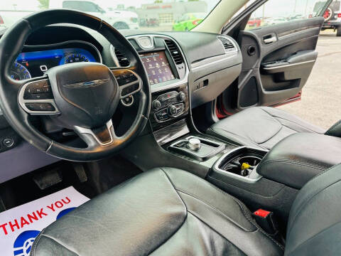 2017 Chrysler 300 Limited