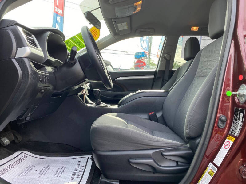 2016 Toyota Highlander LE