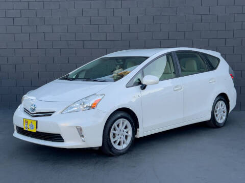 2014 Toyota Prius v Three