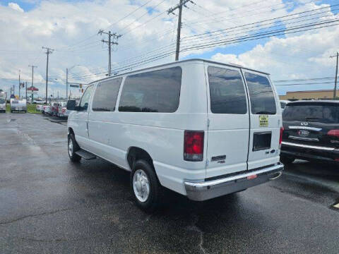 2011 Ford E-Series E-350 SD XLT