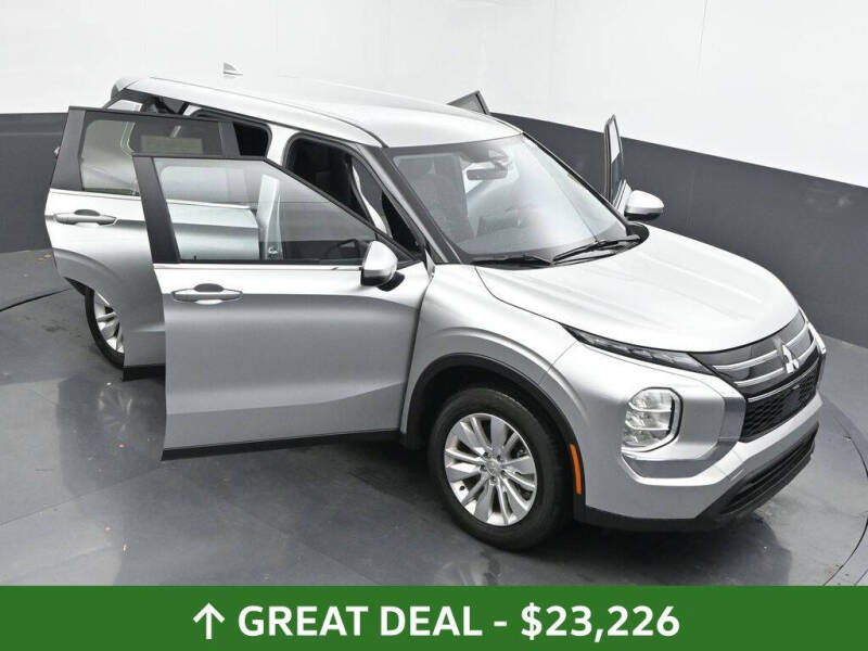 2025 Mitsubishi Outlander ES