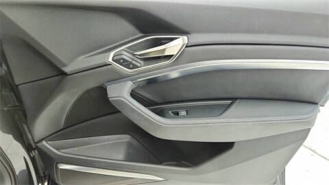 2024 Audi Q8 e-tron quattro Premium Plus