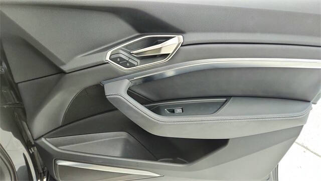 2024 Audi Q8 e-tron quattro Premium Plus