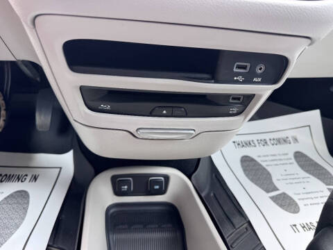 2017 Chrysler Pacifica Touring-L Plus