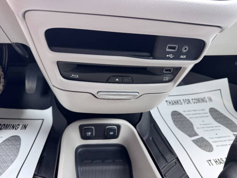 2017 Chrysler Pacifica Touring-L Plus