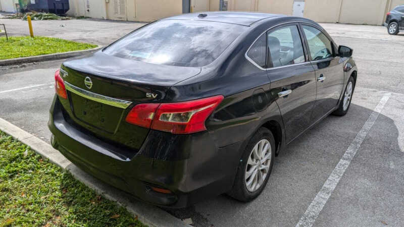 2018 Nissan Sentra SV photo 3