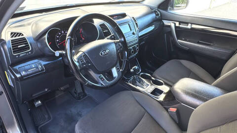 2014 Kia Sorento LX