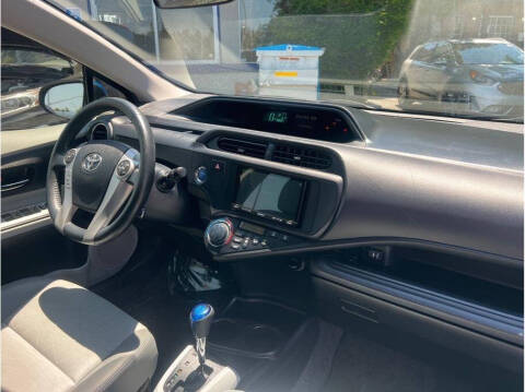 2013 Toyota Prius c