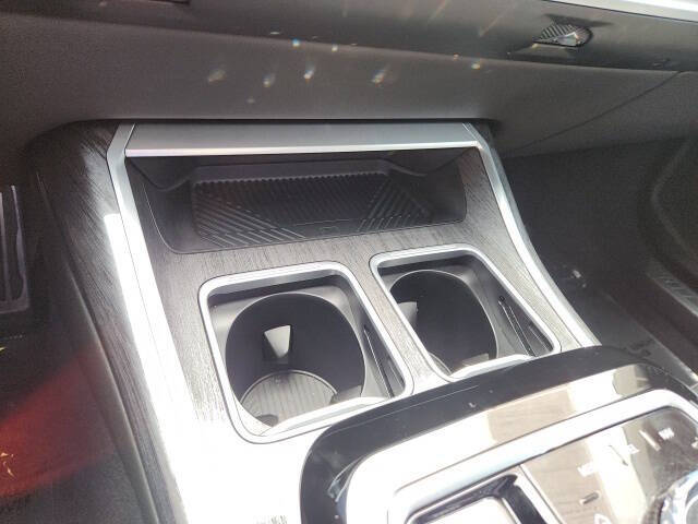 2023 BMW 7 Series 740i