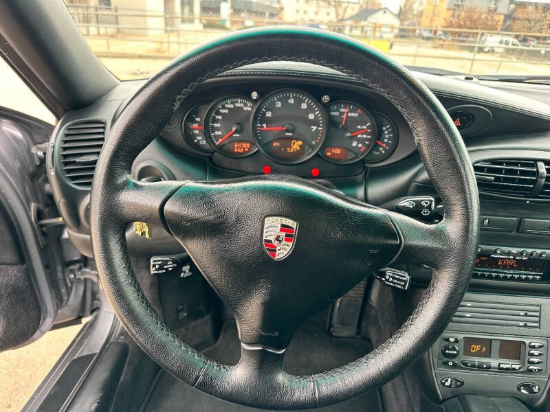 2001 Porsche 911 Carrera 4