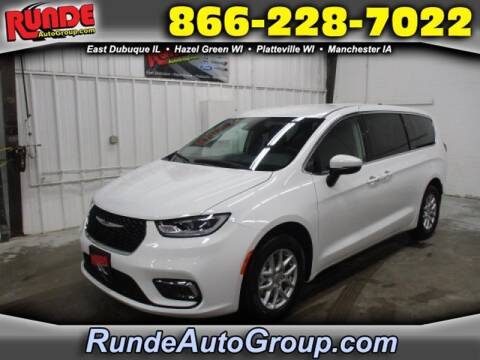 2023 Chrysler Pacifica for sale at Runde PreDriven in Hazel Green WI