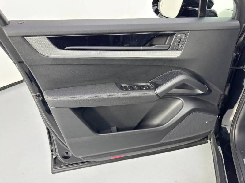 2024 Porsche Cayenne Coupe