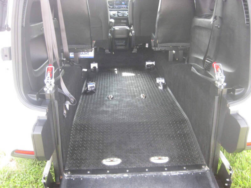 2024 Chrysler Pacifica Touring