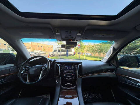 2018 Cadillac Escalade ESV Luxury