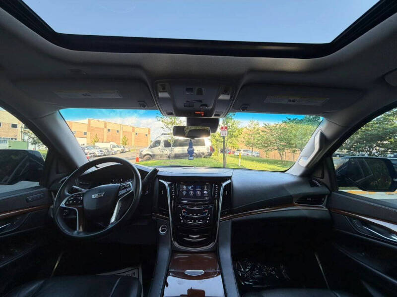 2018 Cadillac Escalade ESV Luxury