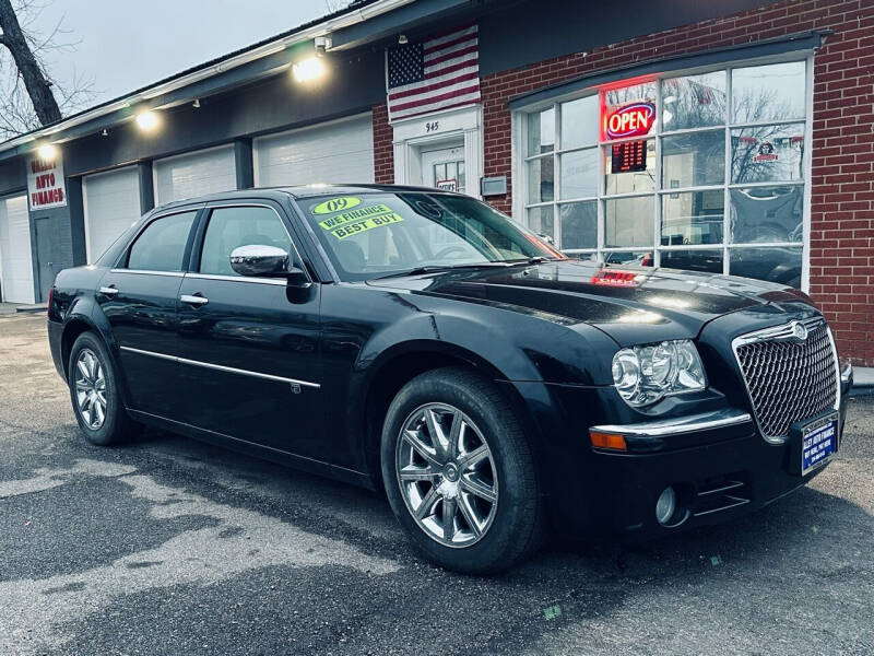 2009 Chrysler 300 for sale at Valley Auto Finance in Warren OH